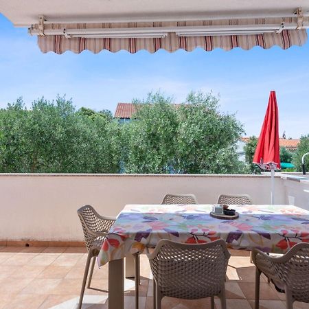 Apartment Uga2 Mandre Ngoại thất bức ảnh