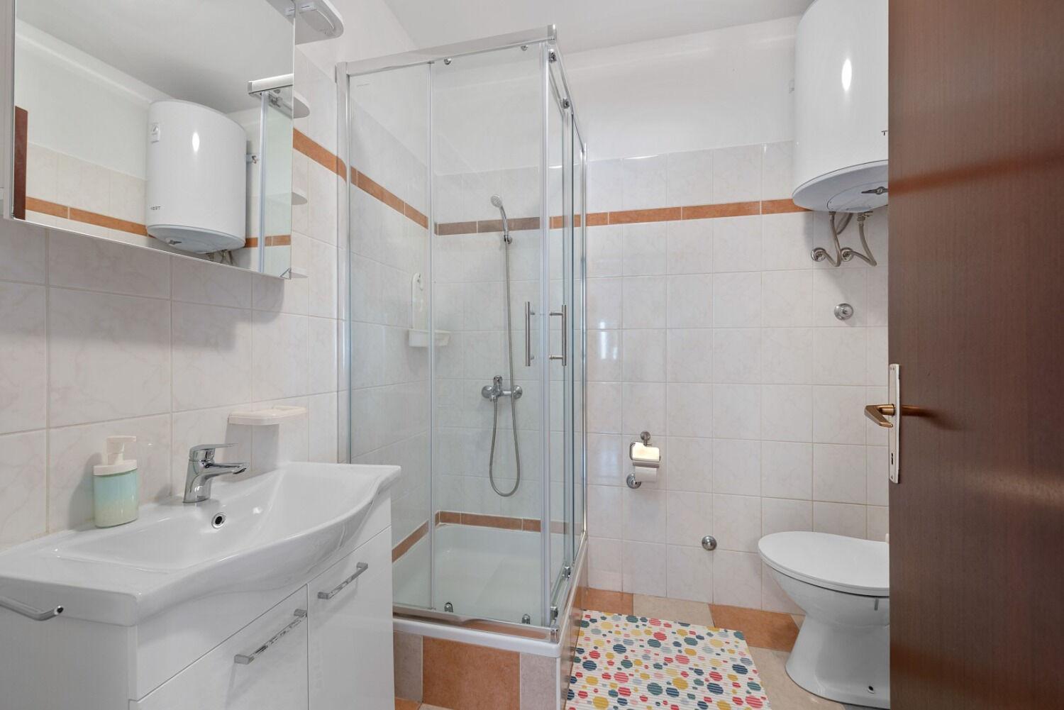 Apartment Uga2 Mandre Ngoại thất bức ảnh